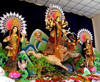 Remit2Home Blog - Bangladesh - Dhakeshwari National Temple - Statue of Goddess Durga